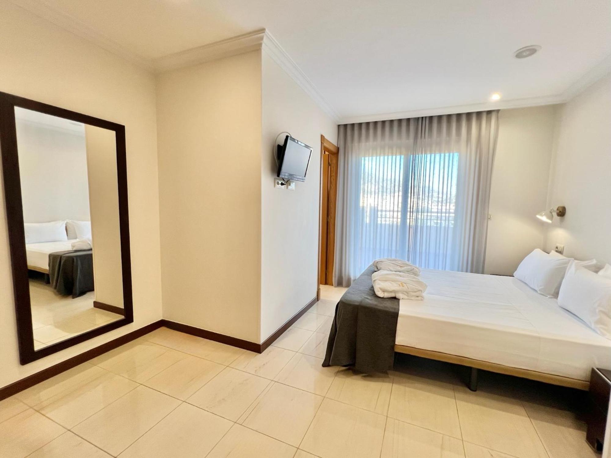 Apartamentos Mediterraneo Real Fuengirola Luaran gambar